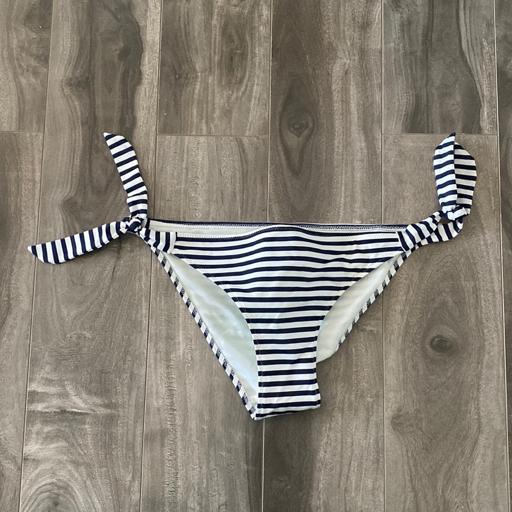 Women’s H&M bikini bottom - white and navy